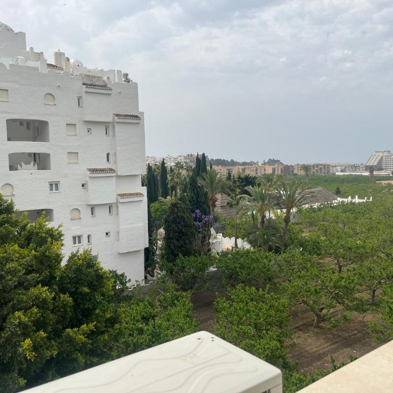 Apartamento en Almuñécar con piscina comunitaria - Apartamento de 3 dormitorios - 2