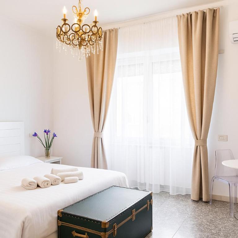 Roma Talenti Breme B&B - Camera Queen con Balcone - 1