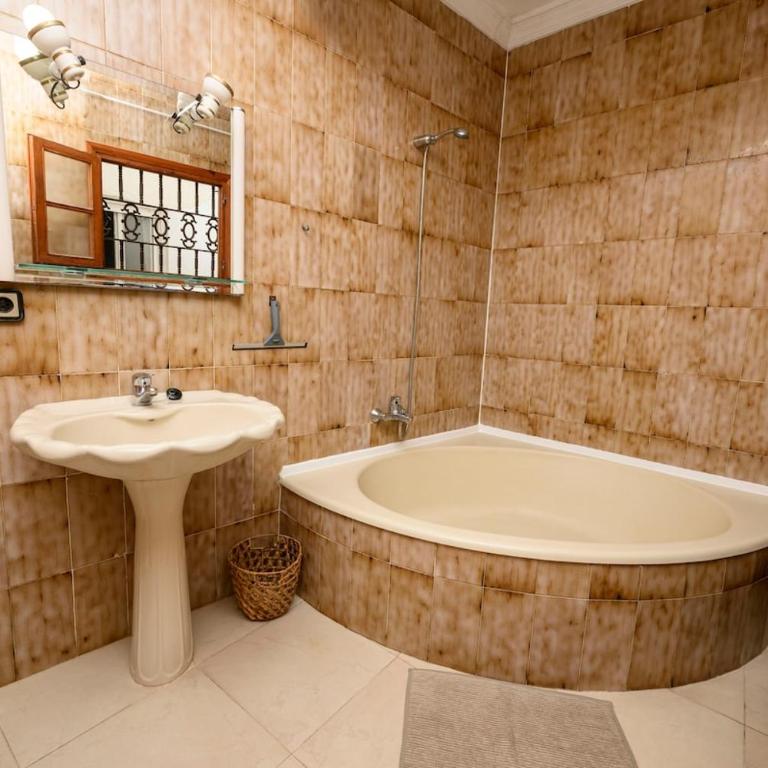 Family home in Barbate patio & Azotea - Casa - 22