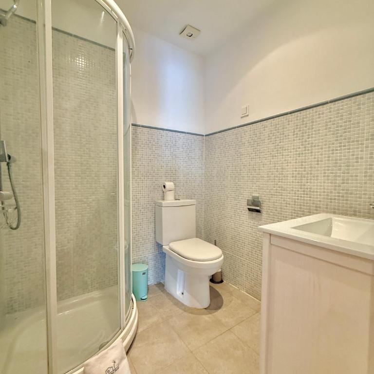 The City Center Flat- EaW Homes - One-Bedroom Apartment - 10