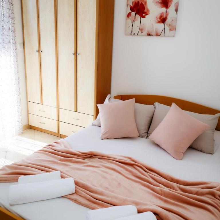 Guest House Ivana - Studio with Balcony and Sea View (2 Adults) - 11