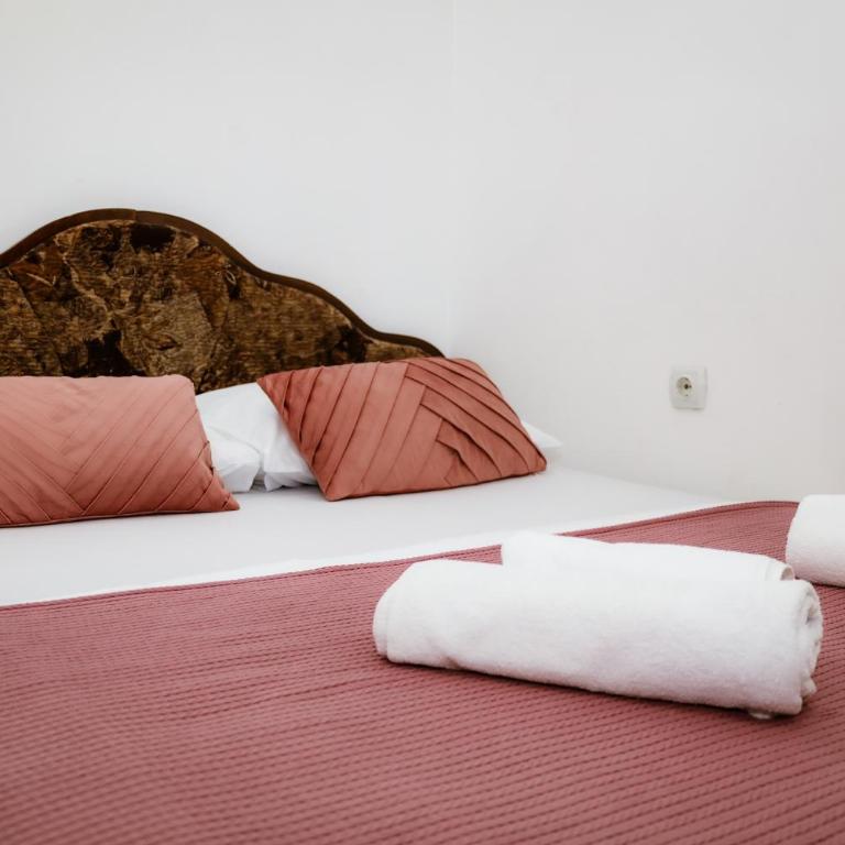 Guest House Ivana - Studio with Balcony and Mountain View (2 Adults) - 7