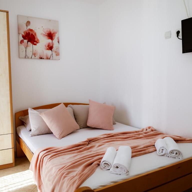 Guest House Ivana - Studio with Balcony and Sea View (2 Adults) - 13