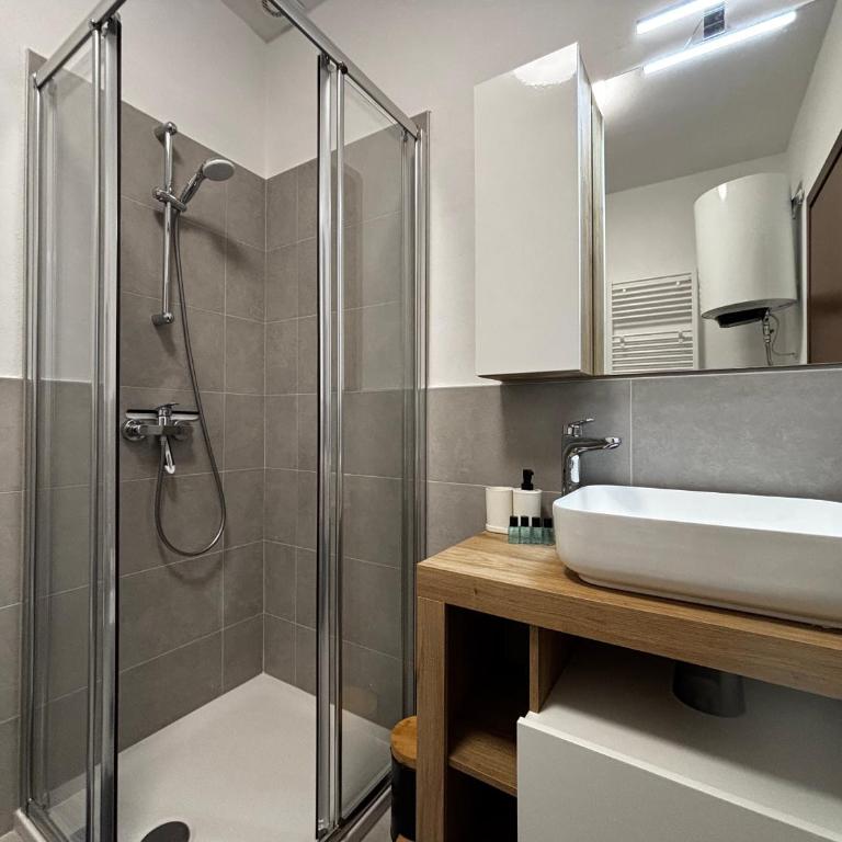 Camellia Apartment Gravedona - Larihome A98 - Appartamento con 2 Camere da Letto - 5