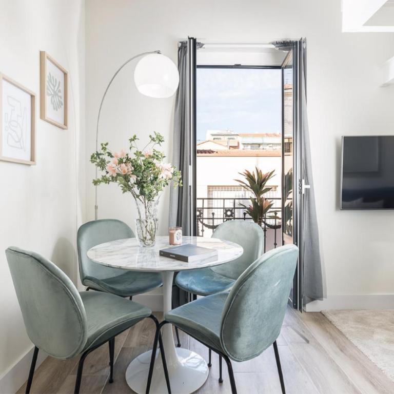 dPLACE To Be - Luxury apartments in Barrio de Salamanca - Apartamento Deluxe de 2 dormitorios con balcón - 3