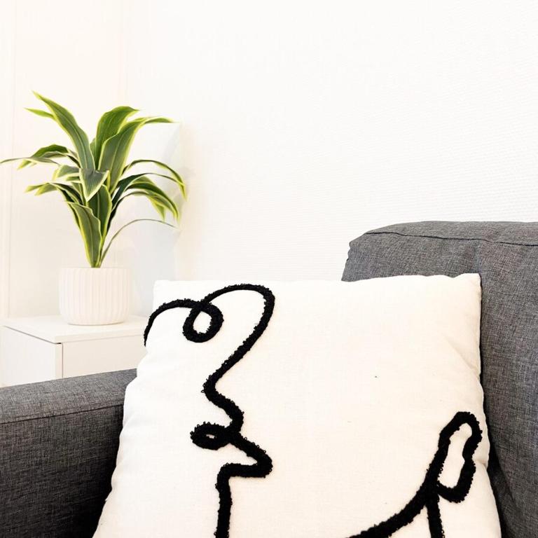 Le Romain - Centre-Ville Gare - Spacieux - Netflix - Appartamento con 2 Camere da Letto - 15
