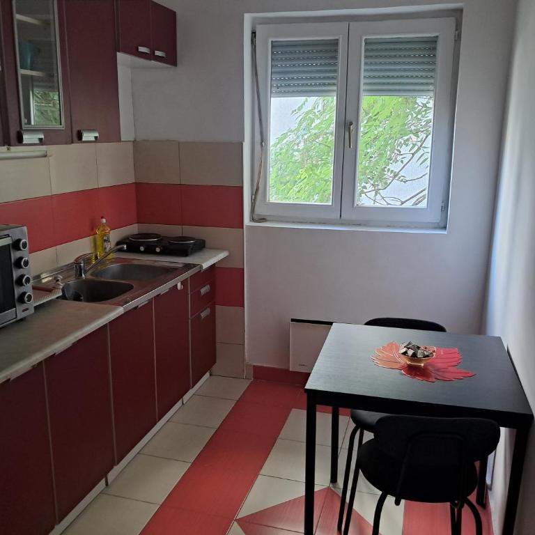 Quiet garden - One-Bedroom Apartment - 7