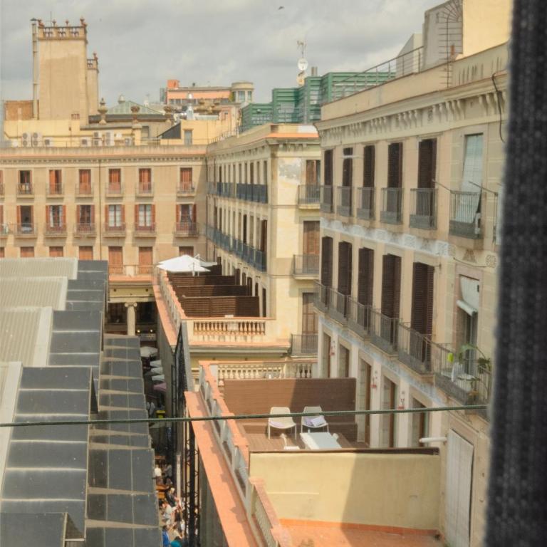 Catalan Charm 3BR w 15 Baths - Apartment - 26