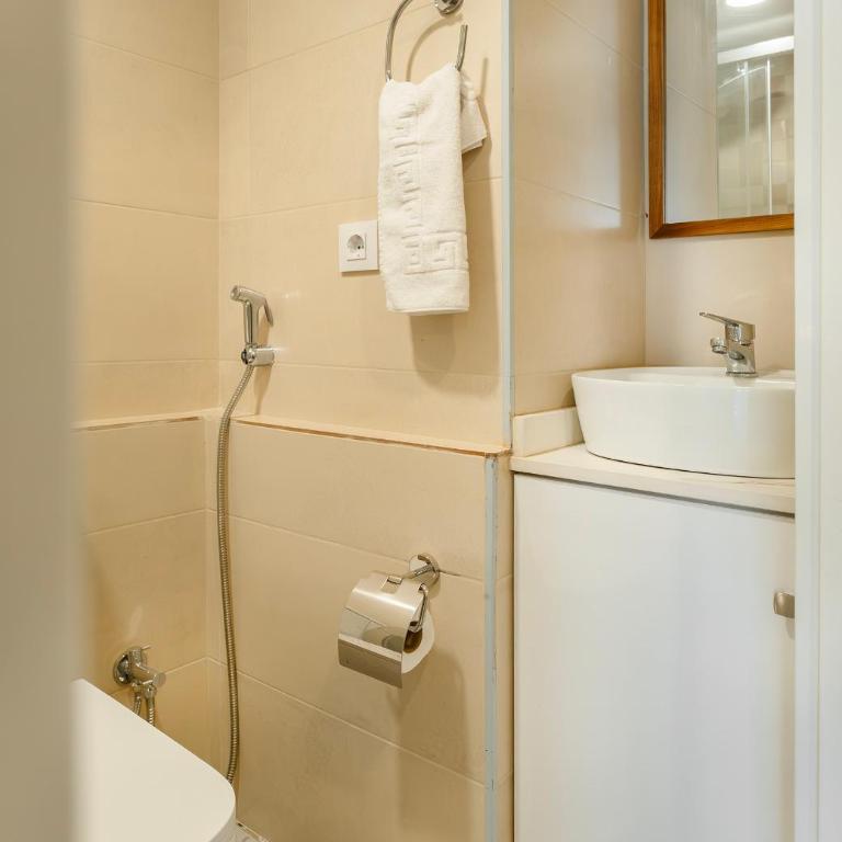 Catalan Charm 3BR w 15 Baths - Apartment - 22