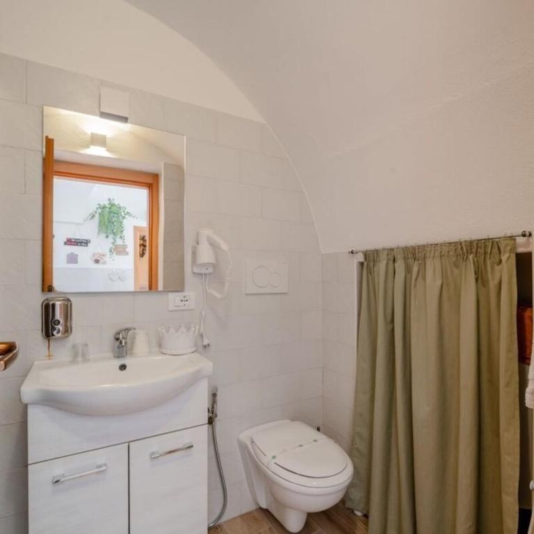 Relax 2 Cuori, Suite with Jacuzzi in Ostuni Historic Center - Deluxe Suite with Spa Bath - 23