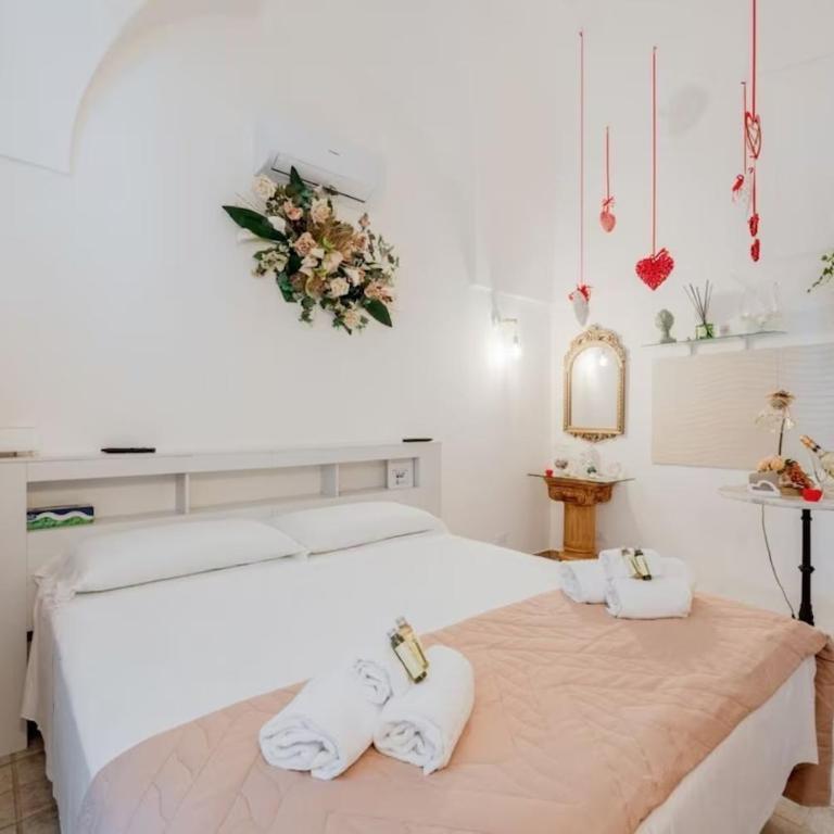 Relax 2 Cuori, Suite with Jacuzzi in Ostuni Historic Center - Deluxe Suite with Spa Bath - 3