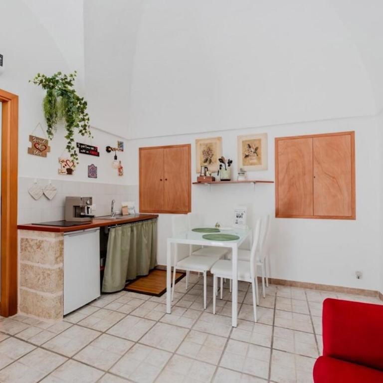 Relax 2 Cuori, Suite with Jacuzzi in Ostuni Historic Center - Deluxe Suite with Spa Bath - 12