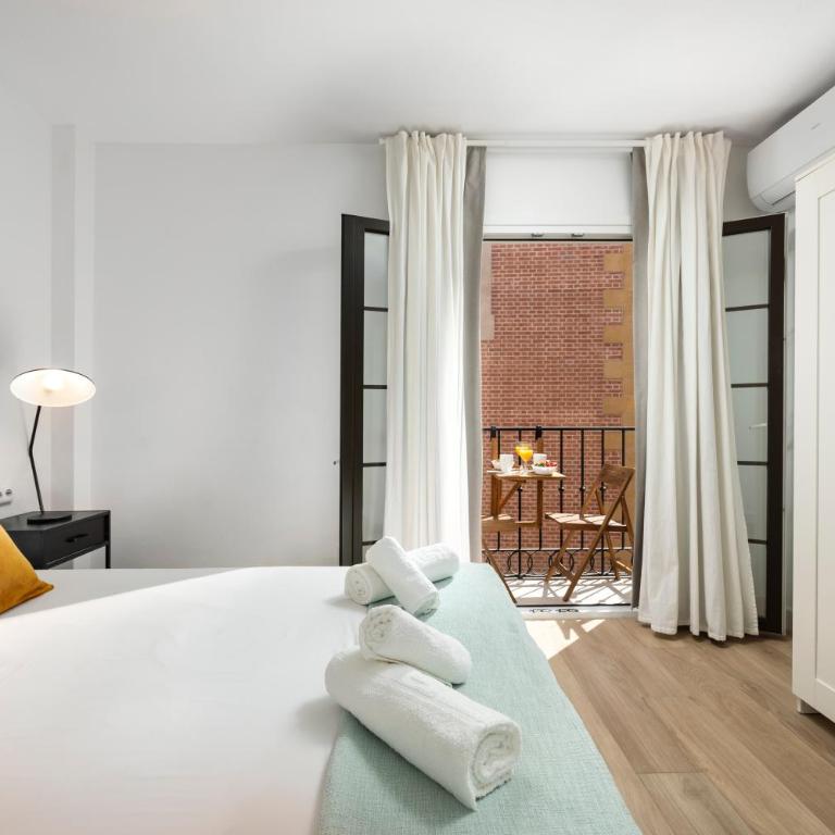 Central and Spacious Apartment with Parking on-site - Apartamento con balcón - 16