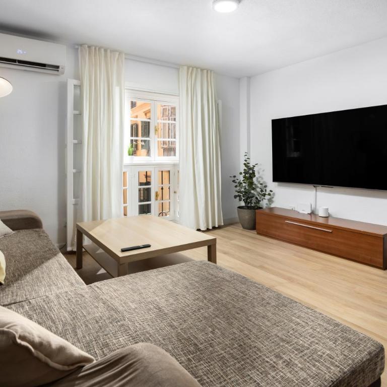 Central and Spacious Apartment with Parking on-site - Apartamento con balcón - 11