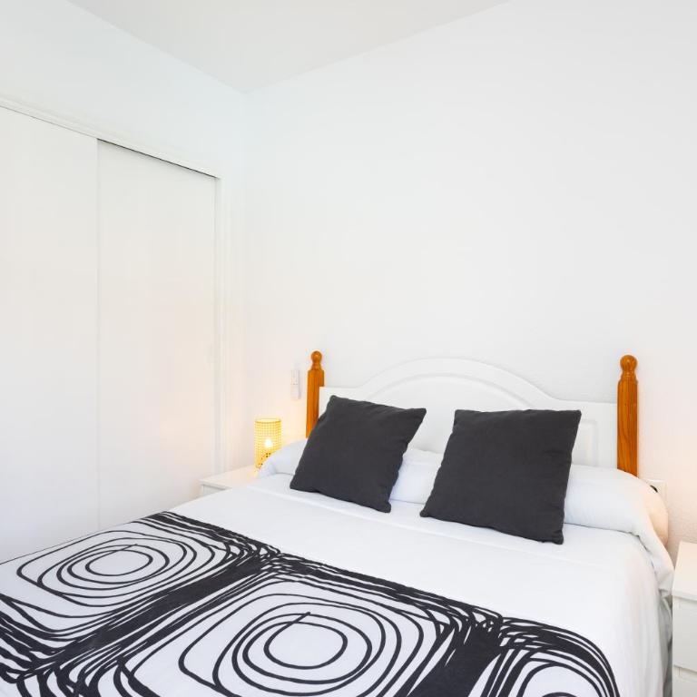 Home2Book Beachside Los Cristianos Apt & Pool - Apartamento de 3 dormitorios - 24