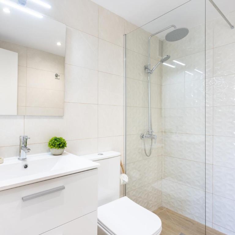 Home2Book Beachside Los Cristianos Apt & Pool - Apartamento de 3 dormitorios - 19