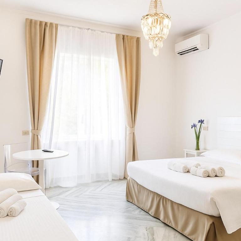 Roma Talenti Breme B&B - Camera Tripla con Balcone - 14