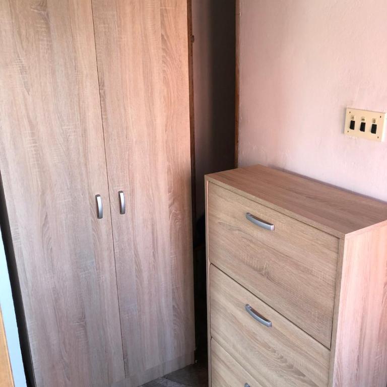 brown bear lodge - Three-Bedroom House - 15