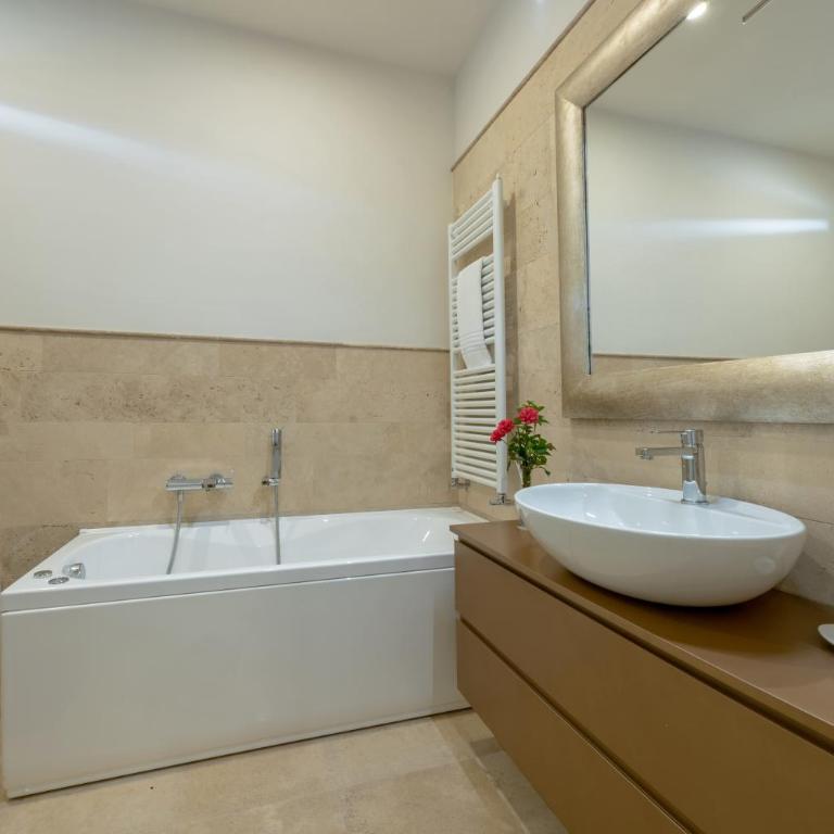 Luxury Marigold Cortona View I Comfort Sauna & Infinity Pool - Villa Superior - 11