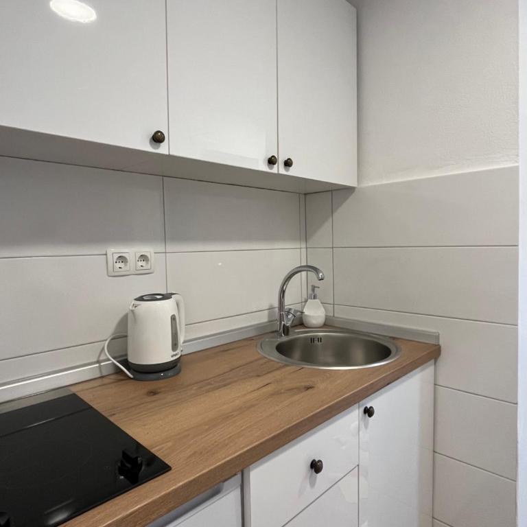 Door 5 Apartment - One-Bedroom Apartment - 10
