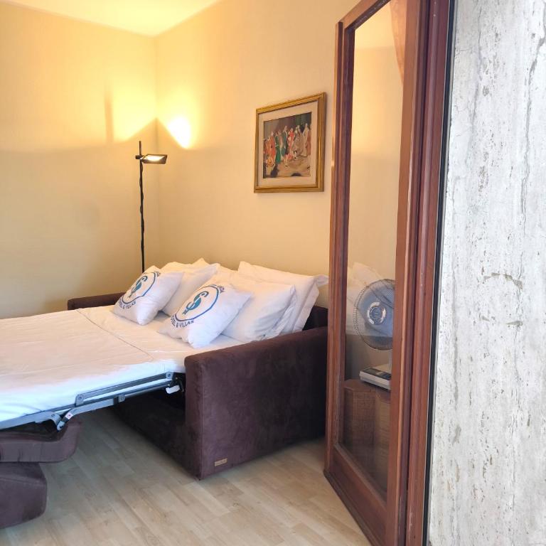 SG Family - Classic Peschiera - Apartment with Balcony - 29