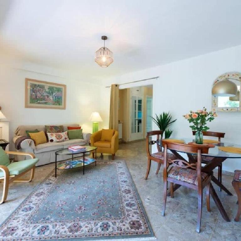 LE CARDIFF avec grand balcon, piscine et parking, un fabuleux appartement familial en basse Californie - Apartment mit 2 Schlafzimmern - 1