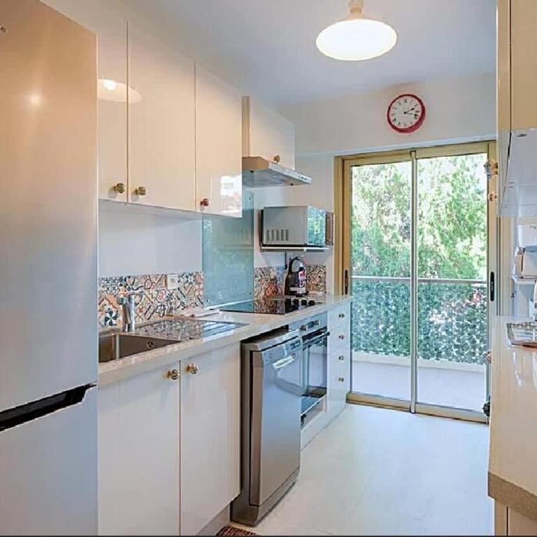 LE CARDIFF avec grand balcon, piscine et parking, un fabuleux appartement familial en basse Californie - Apartment mit 2 Schlafzimmern - 9