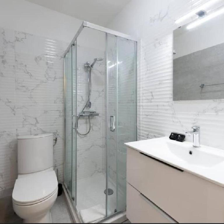 LE CARDIFF avec grand balcon, piscine et parking, un fabuleux appartement familial en basse Californie - Apartment mit 2 Schlafzimmern - 12