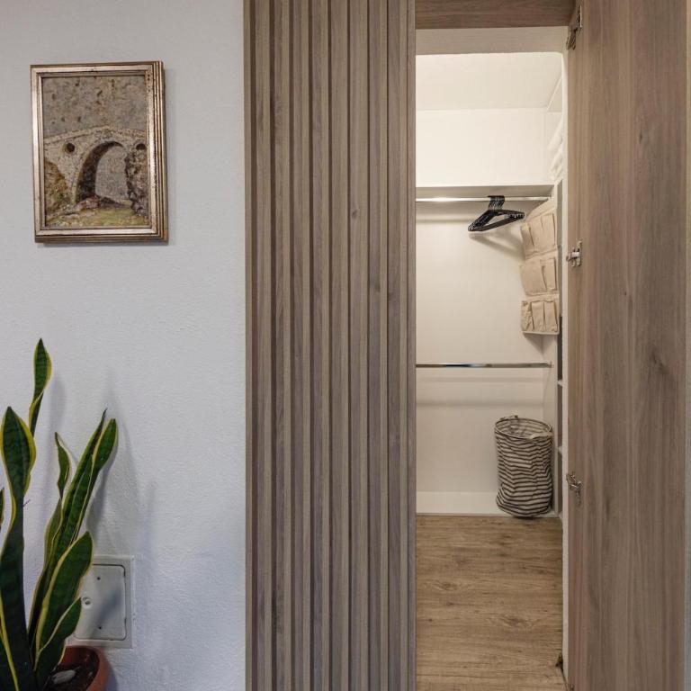Nana's atelier in the old town - Two-Bedroom Apartment - 23