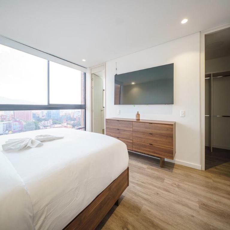 Luxury 2 Bedroom Highrise Apt 5 Min from Provenza - Apartamento de 2 dormitorios - 5