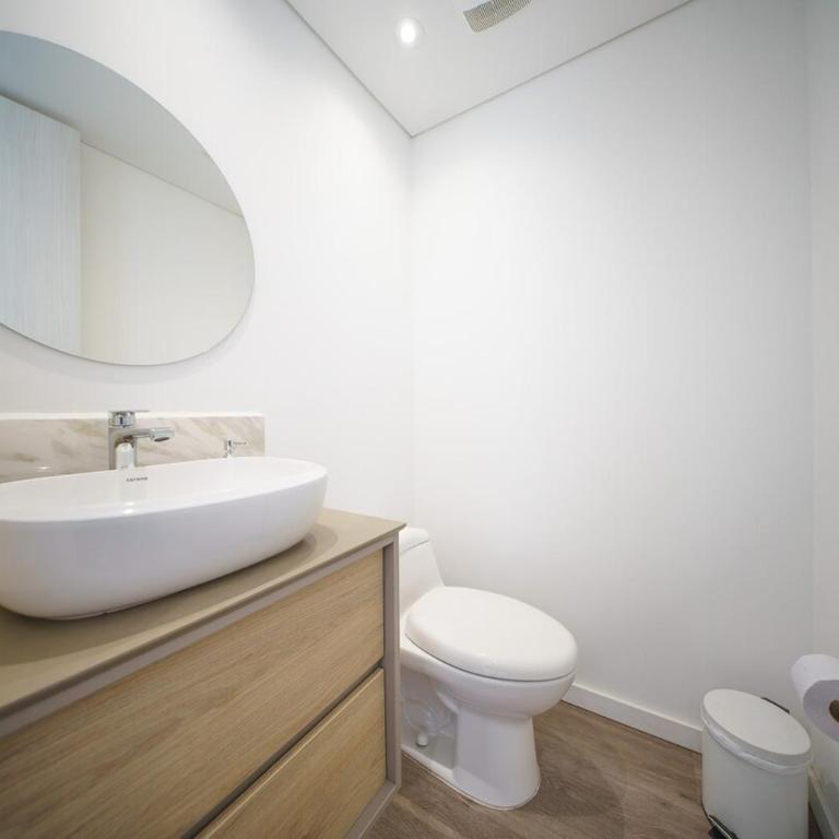 Luxury 2 Bedroom Highrise Apt 5 Min from Provenza - Apartamento de 2 dormitorios - 9