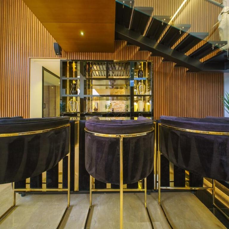 Luxury Mansion 8 Bed, Heated Pool, Jacuzzi & Gym - Villa - 3