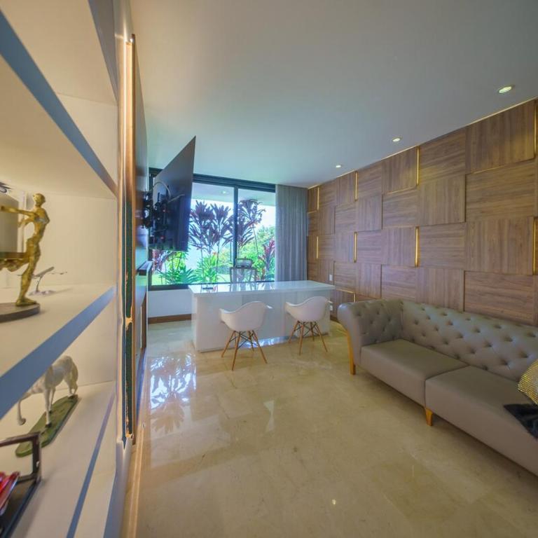 Luxury Mansion 8 Bed, Heated Pool, Jacuzzi & Gym - Villa - 43