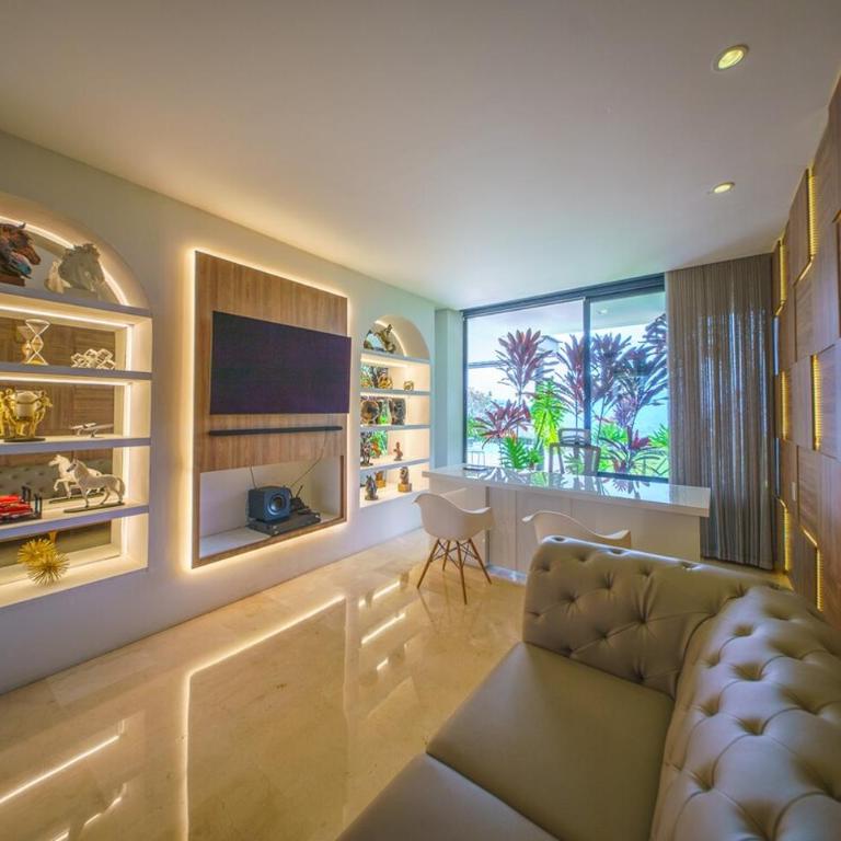 Luxury Mansion 8 Bed, Heated Pool, Jacuzzi & Gym - Villa - 56