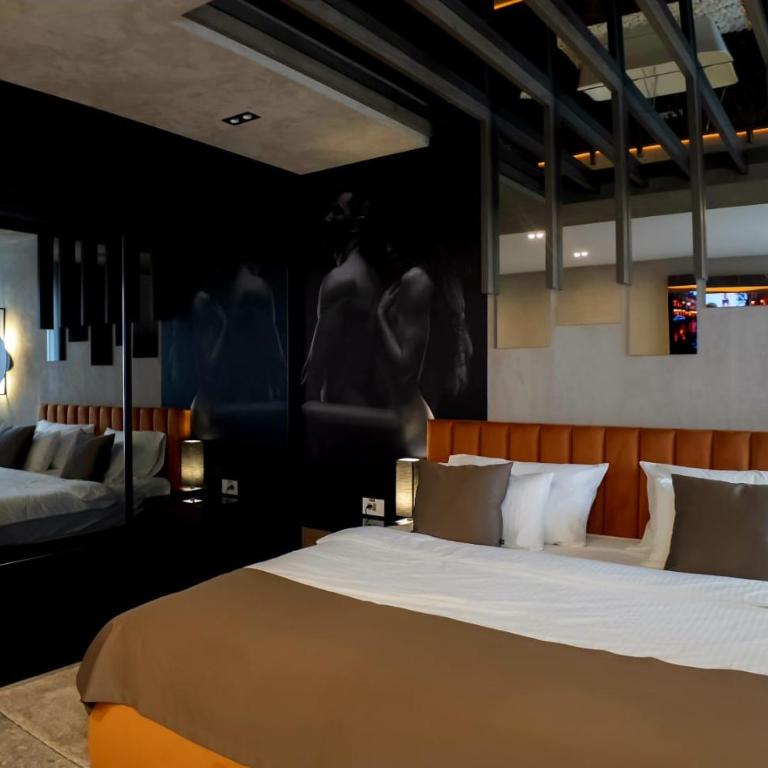 Boutique Moonlight Apartment - One-Bedroom Apartment - 8