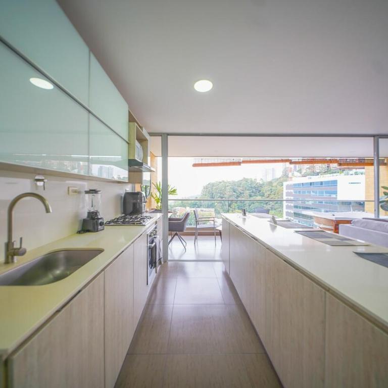 Modern 5 Bedroom w Jacuzzi & Amazing View, Poblado - Apartamento - 2