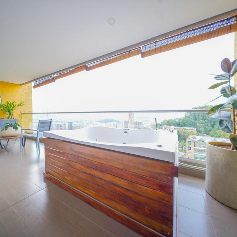Modern 5 Bedroom w Jacuzzi & Amazing View, Poblado - Apartamento - 7