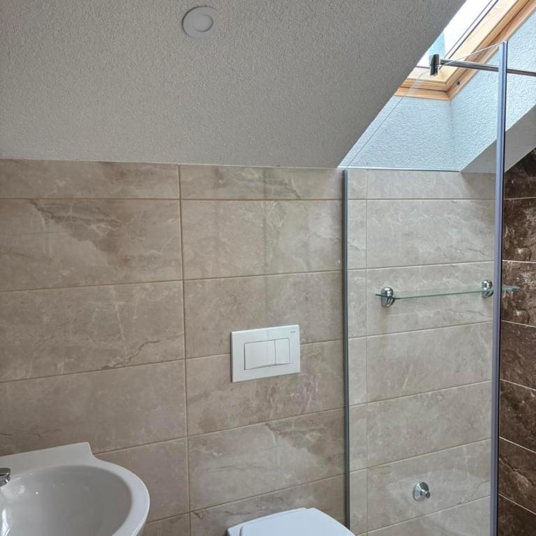 SlatkiDom - Four-Bedroom Apartment - 17