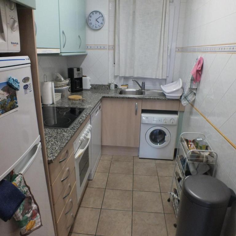 Apartamento para 6 personas con piscina, a 700m de la playa - ES-204-14 - Apartment - 4