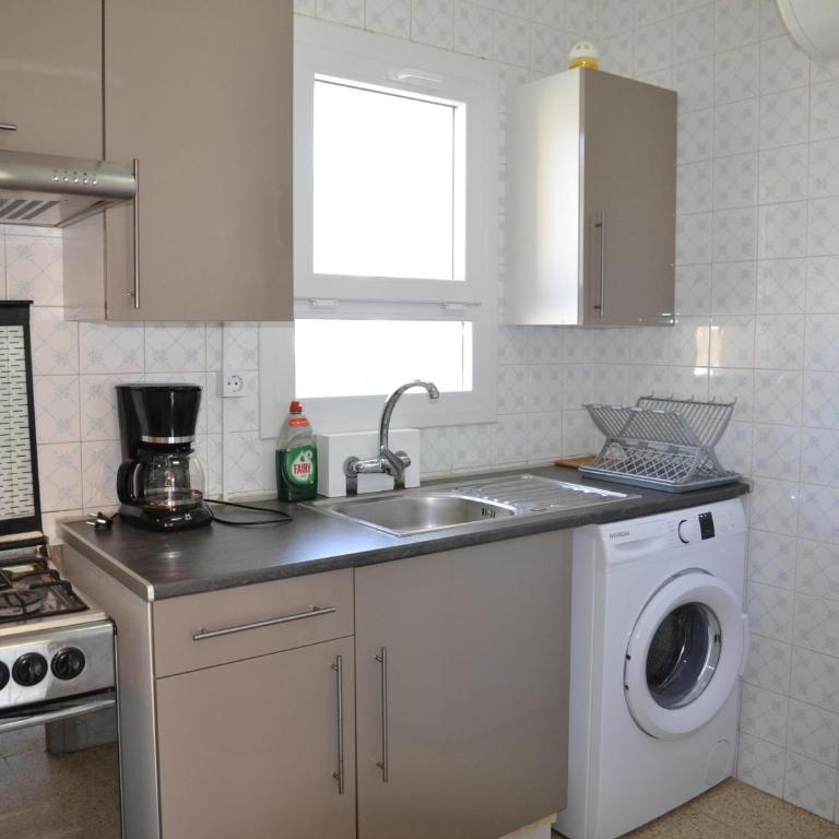 Apartamento económico cerca de la playa, con terraza y parking en L'Estartit - ES-323-48 - Apartment - 9