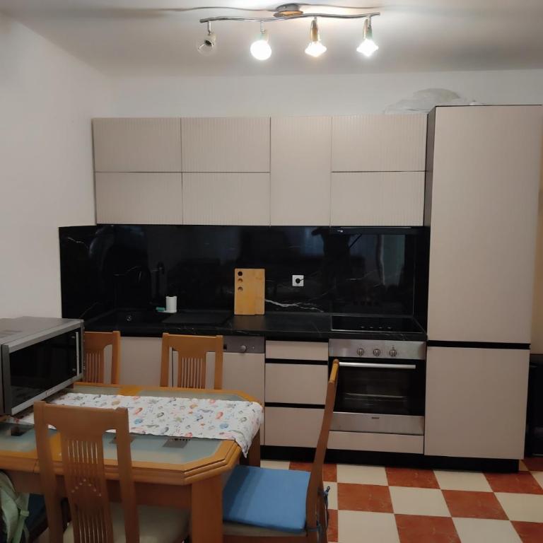 Una apartmani Petrovac - One-Bedroom Apartment with Garden View - 16