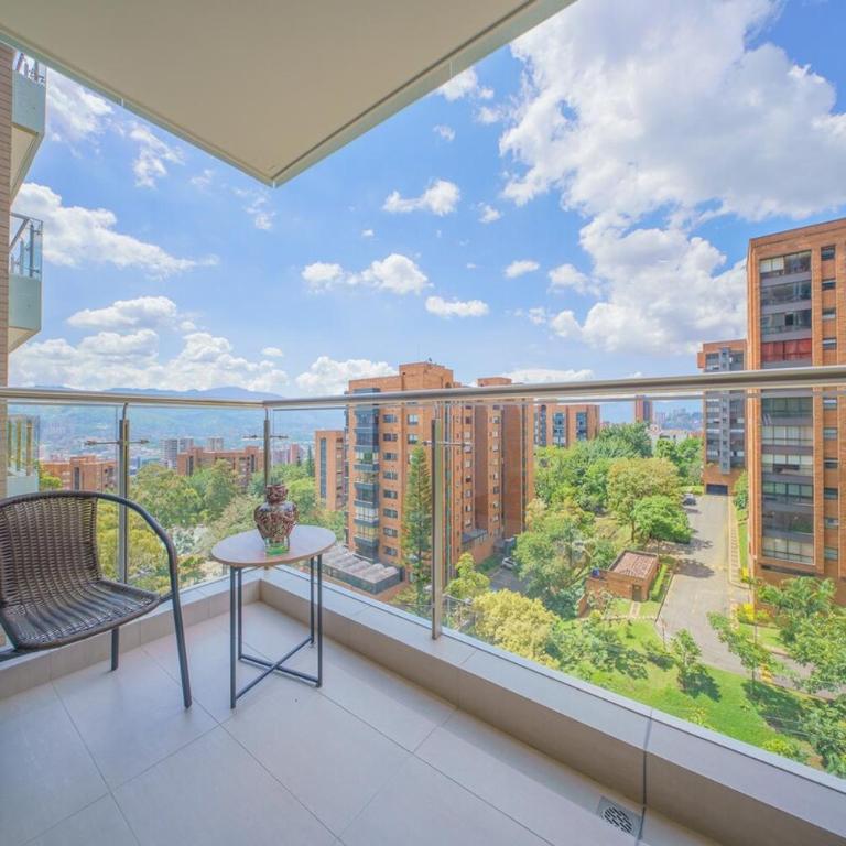 Luxury High-Rise in Medellin 2BR Executive Retreat - Apartamento de 2 dormitorios - 3
