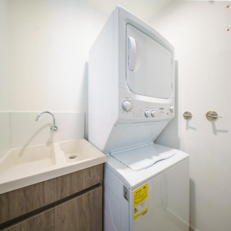 Luxury High-Rise in Medellin 2BR Executive Retreat - Apartamento de 2 dormitorios - 13