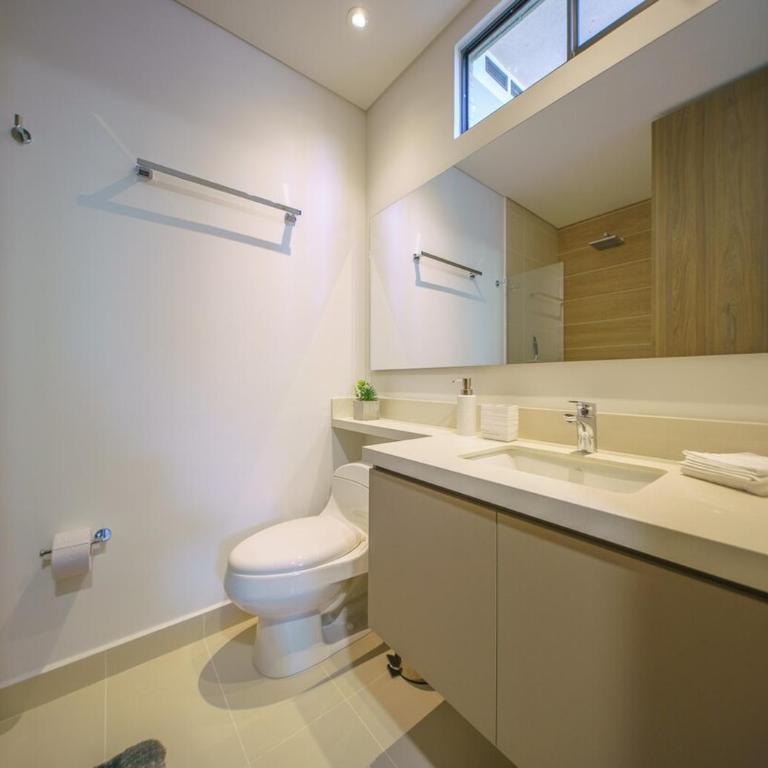 Luxury High-Rise in Medellin 2BR Executive Retreat - Apartamento de 2 dormitorios - 22