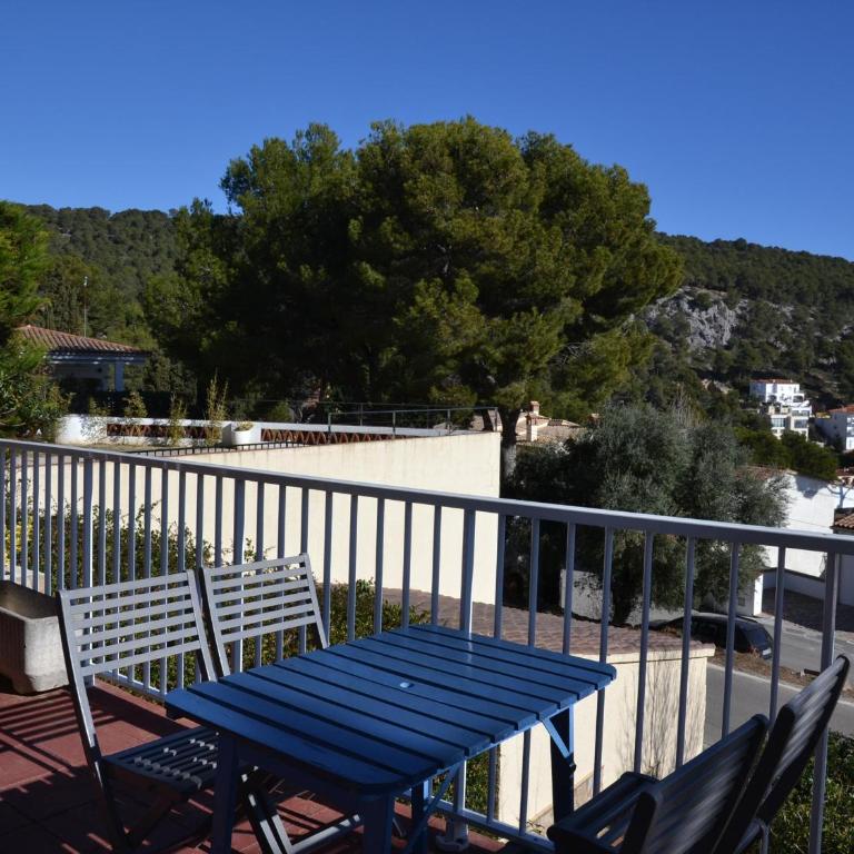 Apartamento moderno con terraza, aire acondicionado y aparcamiento privado en L'Estartit - ES-323-8 - Apartment - 2