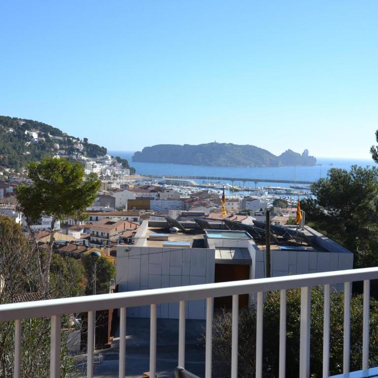 Apartamento moderno con terraza, aire acondicionado y aparcamiento privado en L'Estartit - ES-323-8 - Apartment - 3