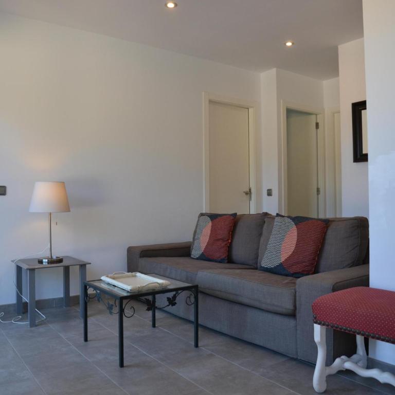 Apartamento moderno con terraza, aire acondicionado y aparcamiento privado en L'Estartit - ES-323-8 - Apartment - 6
