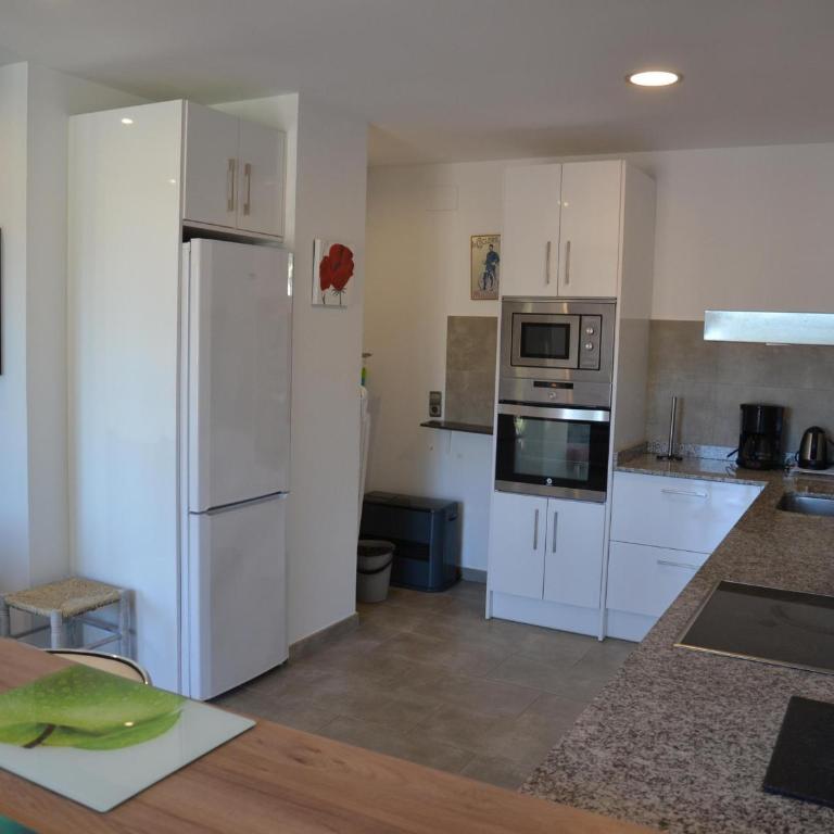 Apartamento moderno con terraza, aire acondicionado y aparcamiento privado en L'Estartit - ES-323-8 - Apartment - 7