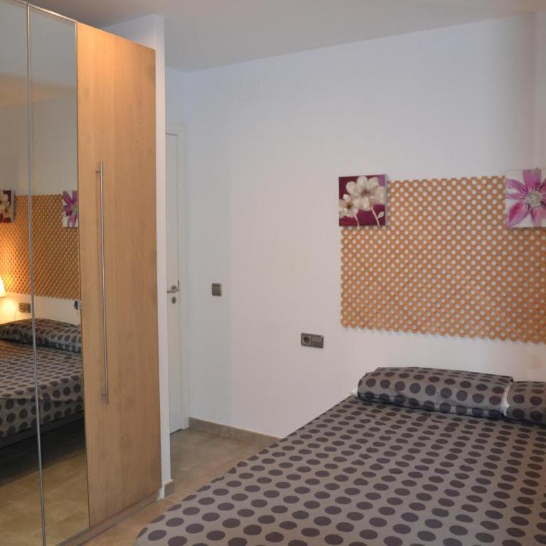 Apartamento moderno con terraza, aire acondicionado y aparcamiento privado en L'Estartit - ES-323-8 - Apartment - 8