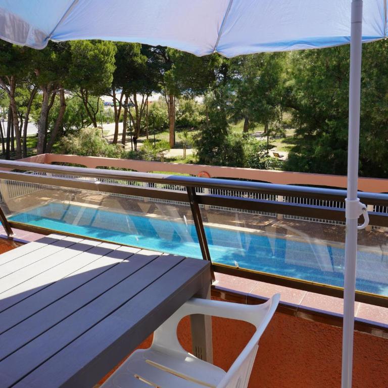 Apartamento en Primera Línea de Playa con Piscina y Terraza – L'Estartit - ES-323-26 - Apartment - 4